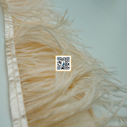 ريش للاقمشة النسائية ناعم خفيف (سكري)